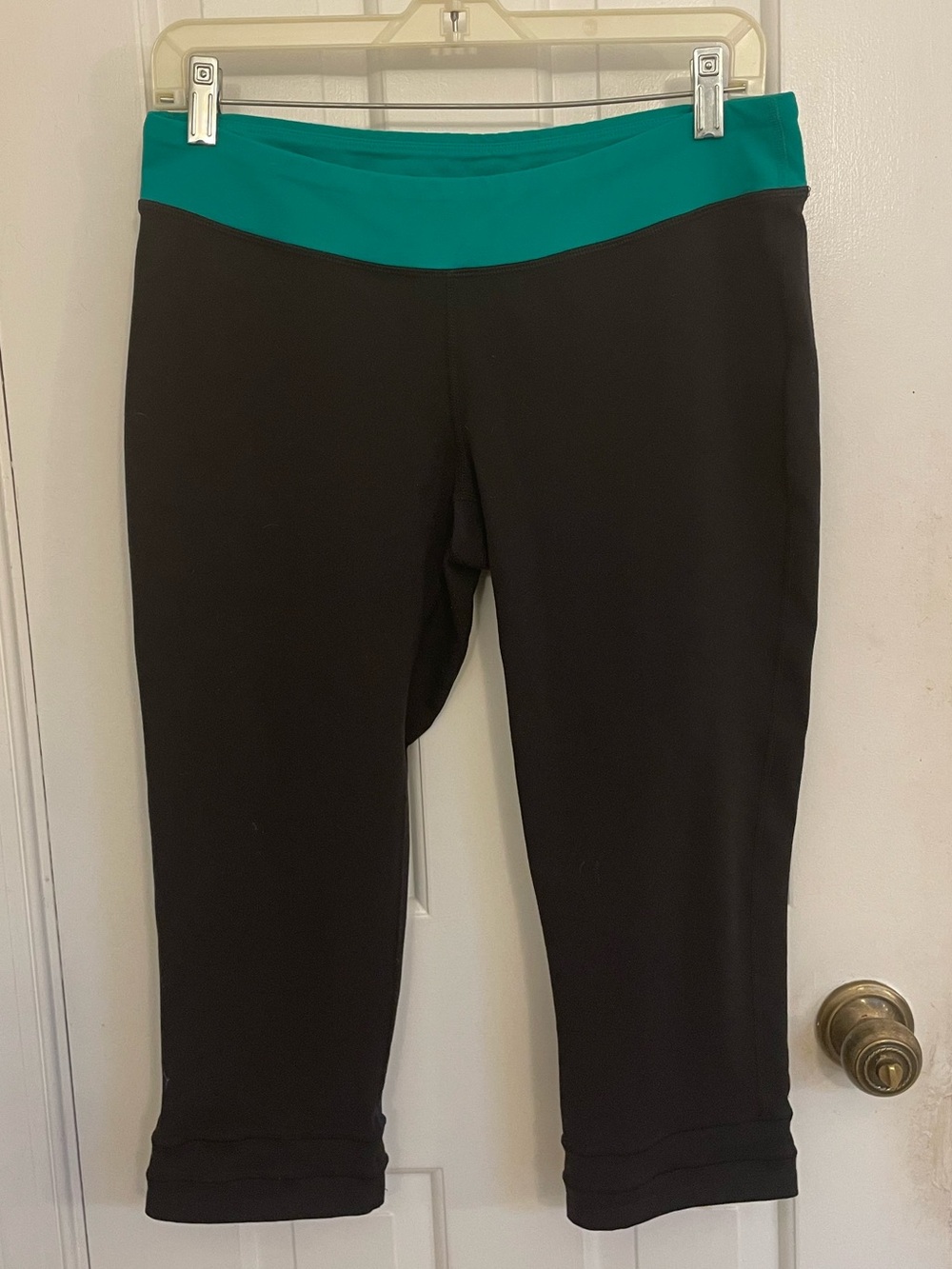 Lucy Capri Crop Leggings